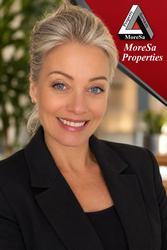 Yvette Smith, estate agent