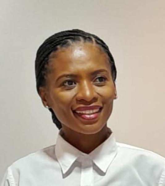Nolubabalo Nobanda, estate agent