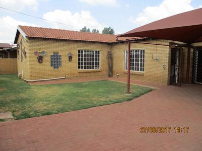 Townhouse For Sale in Delmas, Delmas