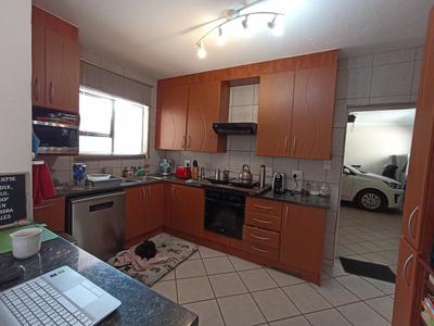Townhouse For Rent in Mantevrede, Vanderbijlpark