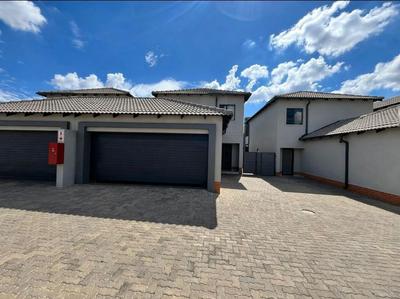 Townhouse For Rent in Montana, Pretoria