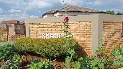 Townhouse For Rent in Green Hills, Randfontein