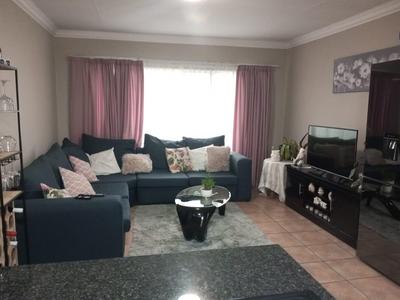Townhouse For Sale in Petersfield, Springs