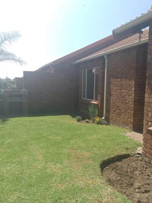 Townhouse For Sale in Dalpark Ext 1, Brakpan