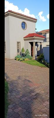 Duet For Sale in Brakpan North, Brakpan