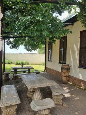 Commercial Property For Sale in Selection Park, Springs