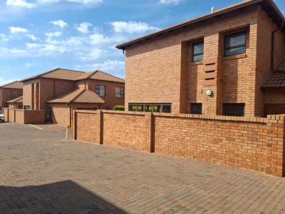 Duplex For Rent in Willow Park Manor, Pretoria