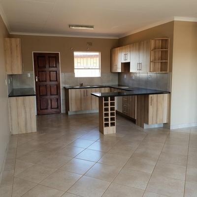 Townhouse For Sale in Riversdale, Meyerton