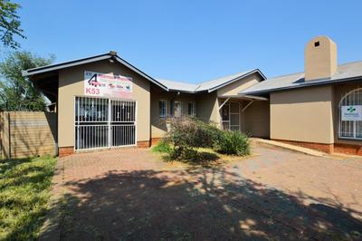 Commercial Property For Sale in Vanderbijlpark CE 5, Vanderbijlpark