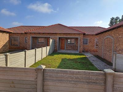 Townhouse For Rent in Riversdale, Meyerton