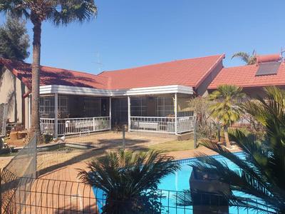 House For Rent in Flora Gardens, Vanderbijlpark