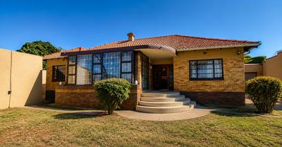 House For Rent in Franklin Roosevelt Park, Johannesburg