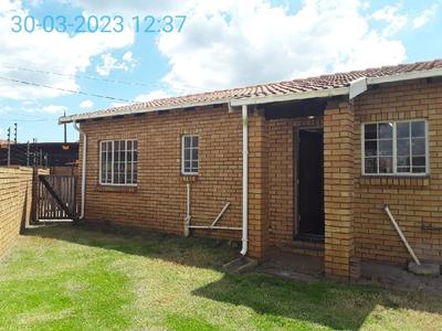 Townhouse For Rent in Delmas, Delmas