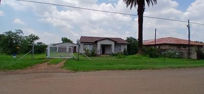 House For Rent in Sundra AH, Delmas